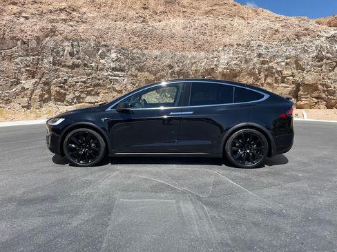 Used 2018 Tesla Model X 100D AWD/4WD image 16