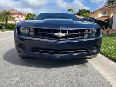 Used 2010 Chevrolet Camaro LS image 2