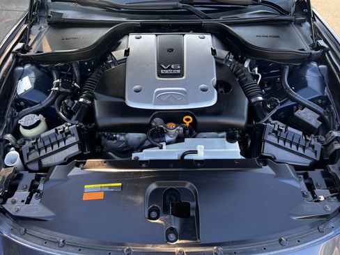 Used 2010 INFINITI G37 Journey w/ Premium Pkg image 17