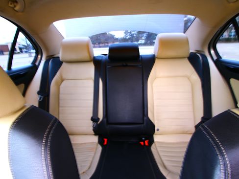 Used 2015 Volkswagen Jetta SEL image 26