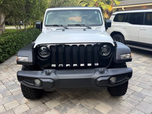 Used 2023 Jeep Wrangler Sport AWD/4WD image 9