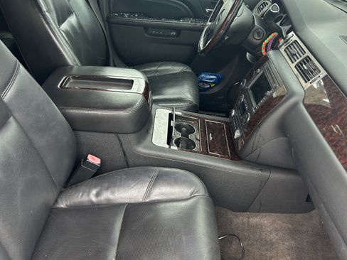 Used 2010 GMC Yukon Denali image 12