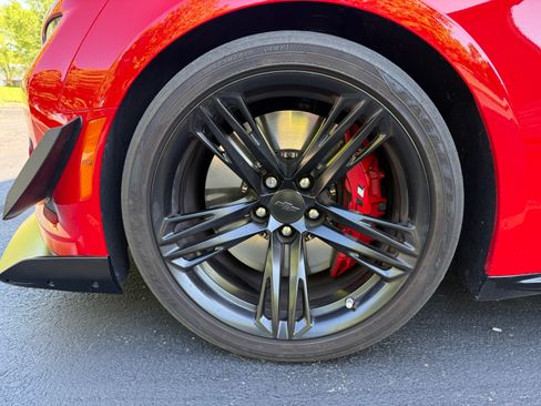 Used 2021 Chevrolet Camaro ZL1 RWD image 20