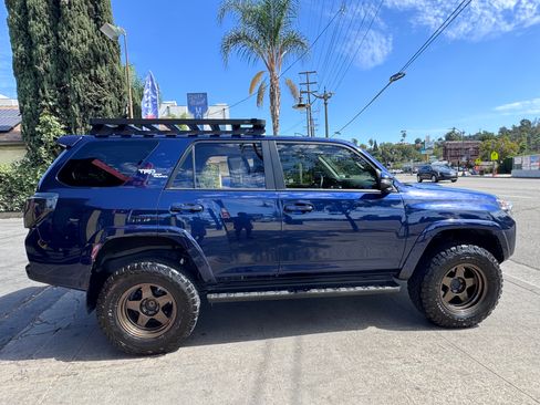 Used 2019 Toyota 4Runner TRD Off-Road Premium image 10