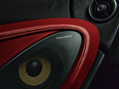 Used 2017 McLaren 570S Coupe RWD image 25