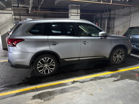 Used 2017 Mitsubishi Outlander GT image 1
