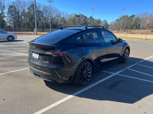 Used 2023 Tesla Model Y Performance image 19