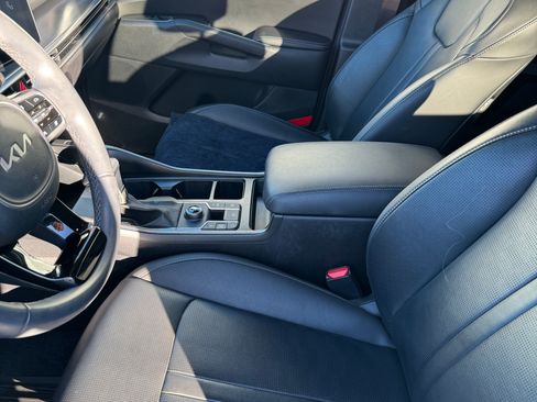 Used 2024 Kia Sorento S image 12