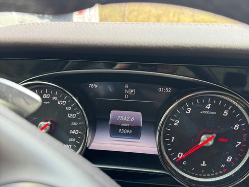 Used 2017 Mercedes-Benz E 300 4MATIC image 13