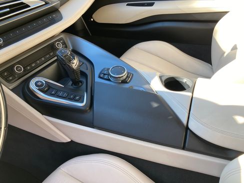 Used 2016 BMW i8 image 18