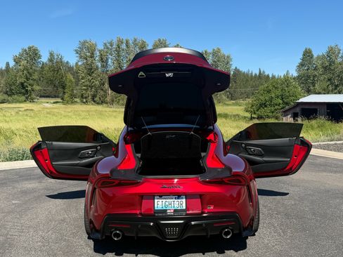Used 2021 Toyota Supra w/ Safety & Technology Package RWD image 19