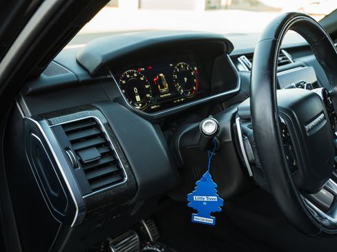 Used 2022 Land Rover Range Rover Sport HSE Silver Edition image 17