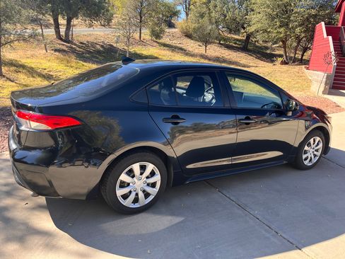 Used 2020 Toyota Corolla LE image 1