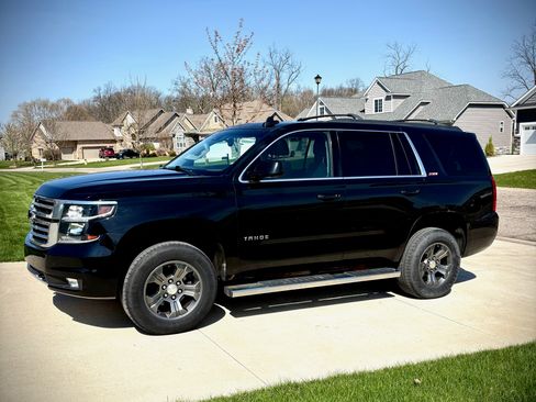 Used 2015 Chevrolet Tahoe LT image 2