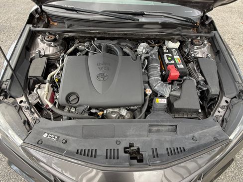 Used 2021 Toyota Camry XSE image 15