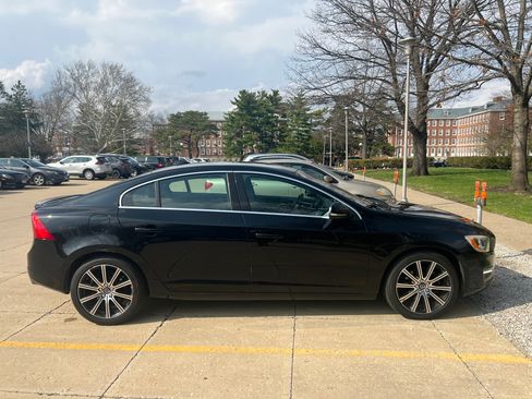 Used 2017 Volvo S60 T5 Inscription image 5