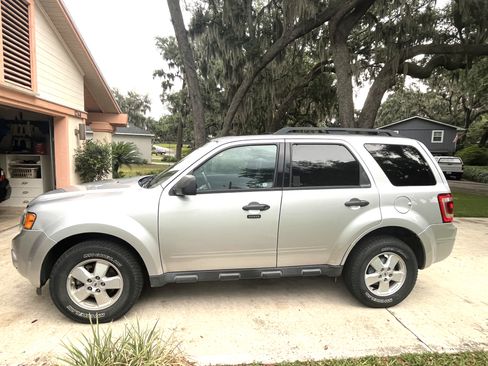 Used 2012 Ford Escape XLT FWD image 2