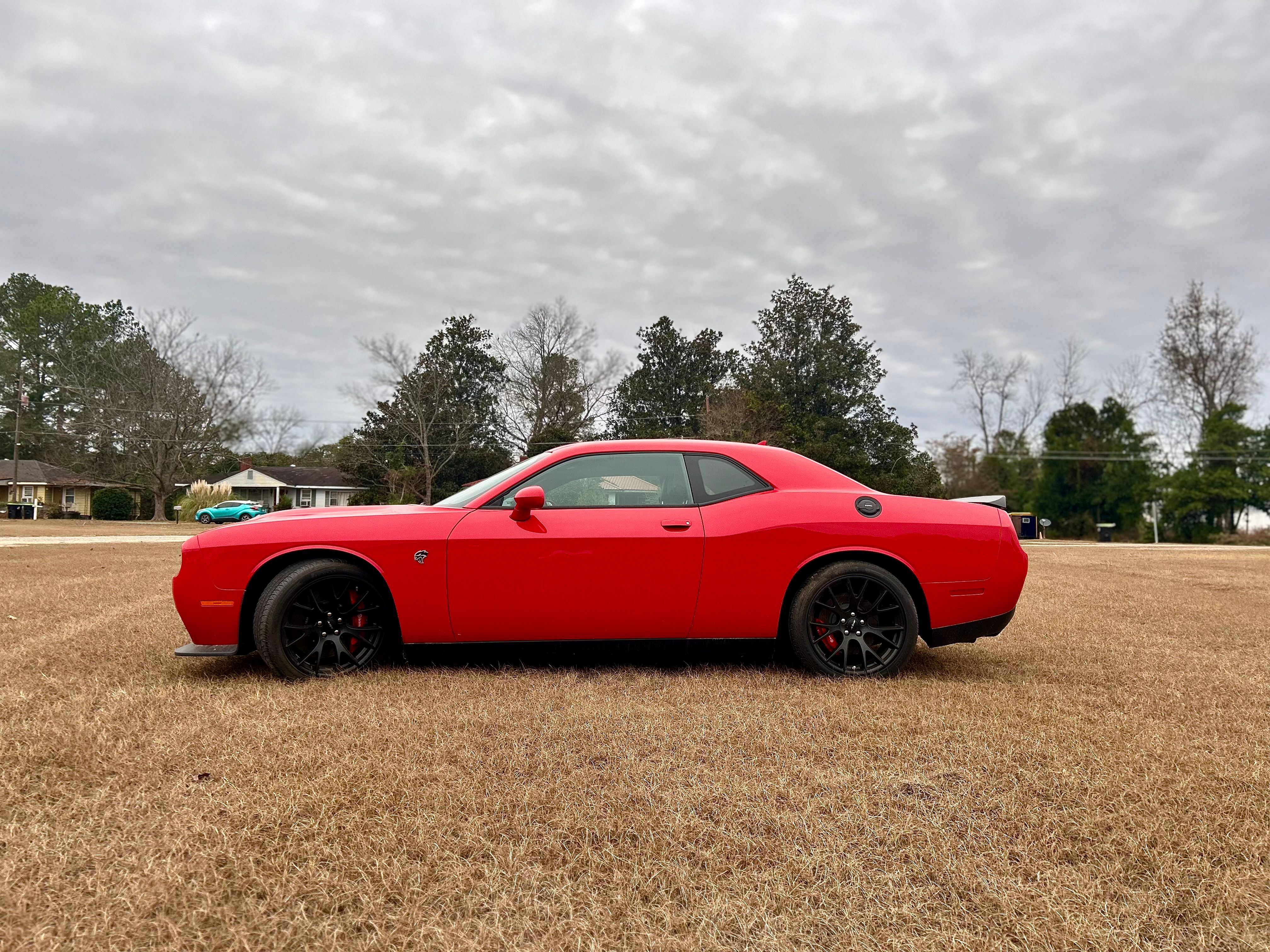Used 2015 Dodge Challenger SRT Hellcat RWD image 4
