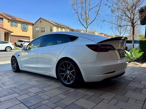 Used 2020 Tesla Model 3 Long Range image 6