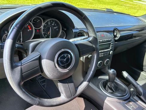 Used 2014 MAZDA MX-5 Miata Sport image 12