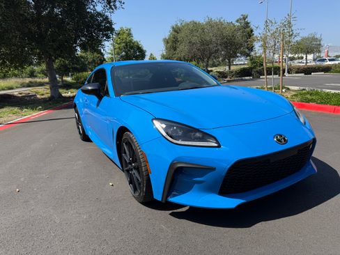 Used 2024 Toyota GR86 Premium RWD image 18