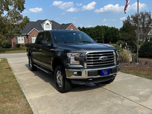 Used 2015 Ford F150 XLT w/ Equipment Group 301A Mid image 4