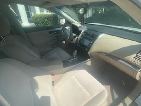 Used 2013 Nissan Altima 3.5 SV w/ Navigation Pkg image 6