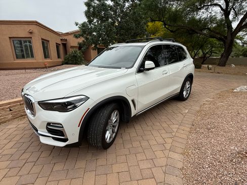 Used 2021 BMW X5 xDrive45e w/ Parking Assistance Package image 2