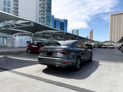 Used 2021 Volkswagen Jetta R-Line image 4