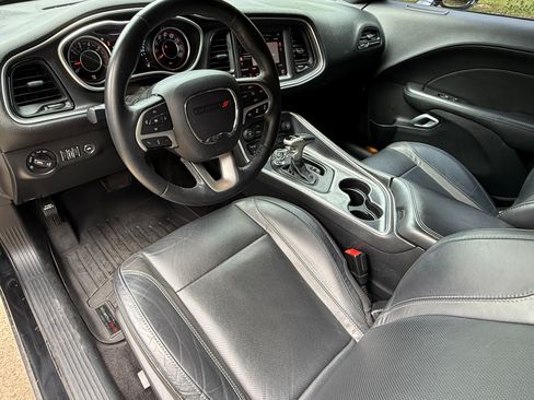 Used 2015 Dodge Challenger R/T Plus RWD image 10