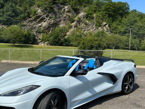 Used 2023 Chevrolet Corvette Stingray Premium Conv w/ Z51 Performance Package RWD image 8
