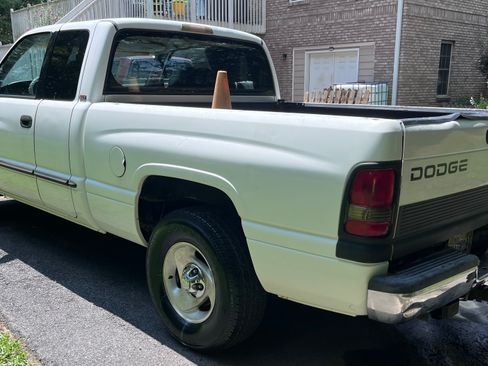 Used 2001 Dodge Ram 1500 Truck 2WD Quad Cab image 2