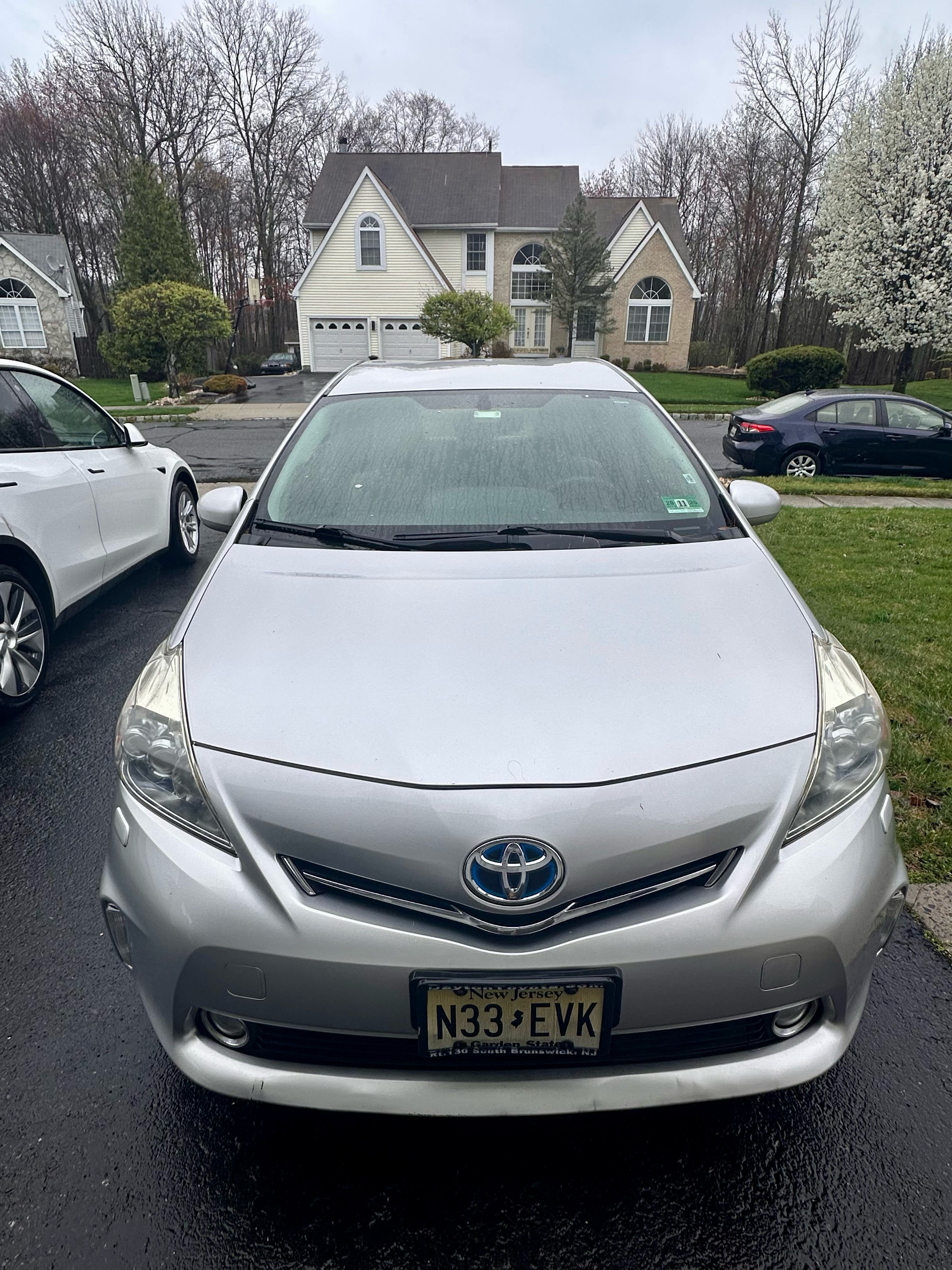 Used 2012 Toyota Prius V Five FWD image 1