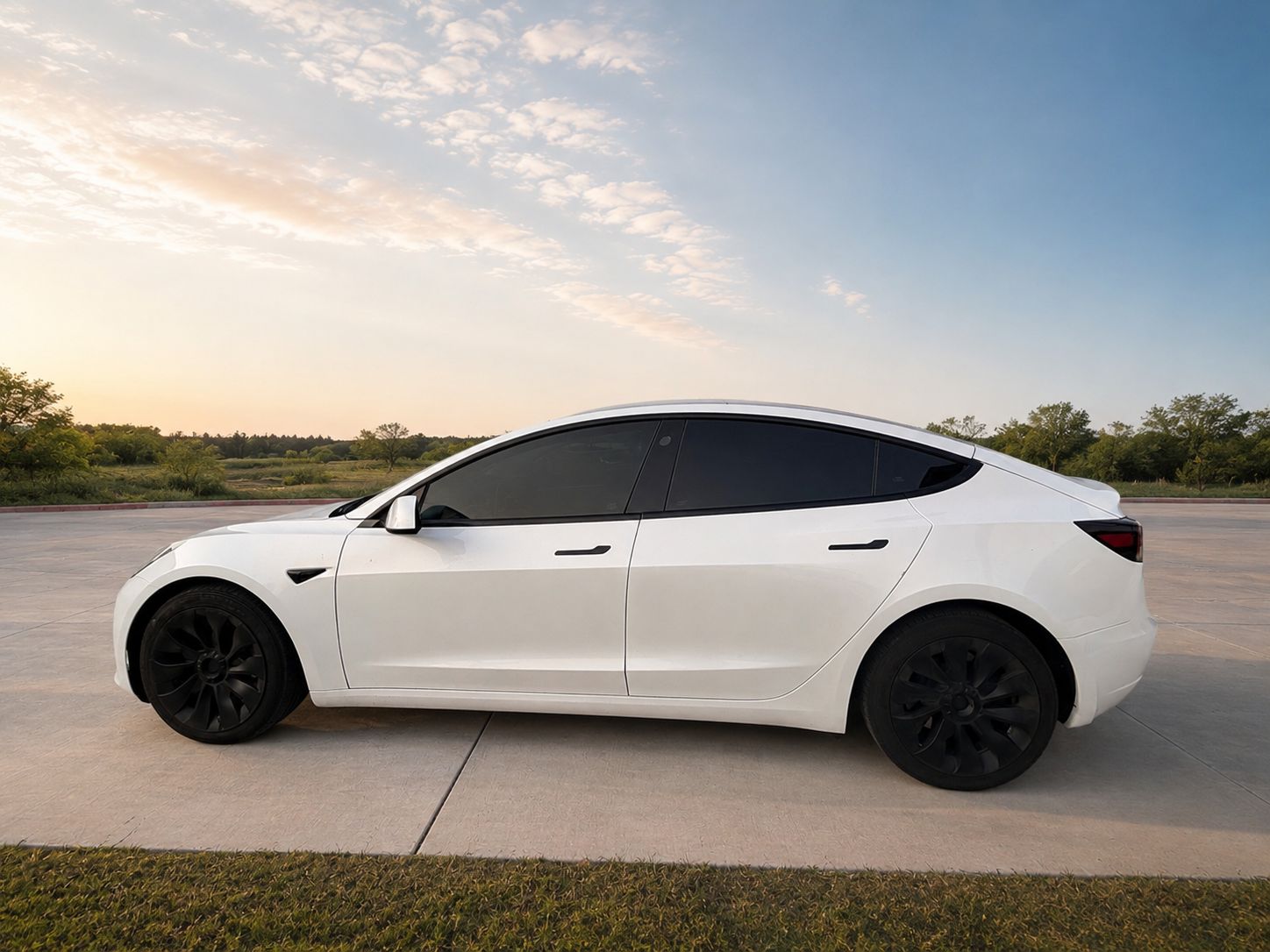 Used 2023 Tesla Model 3 Standard Range RWD image 4