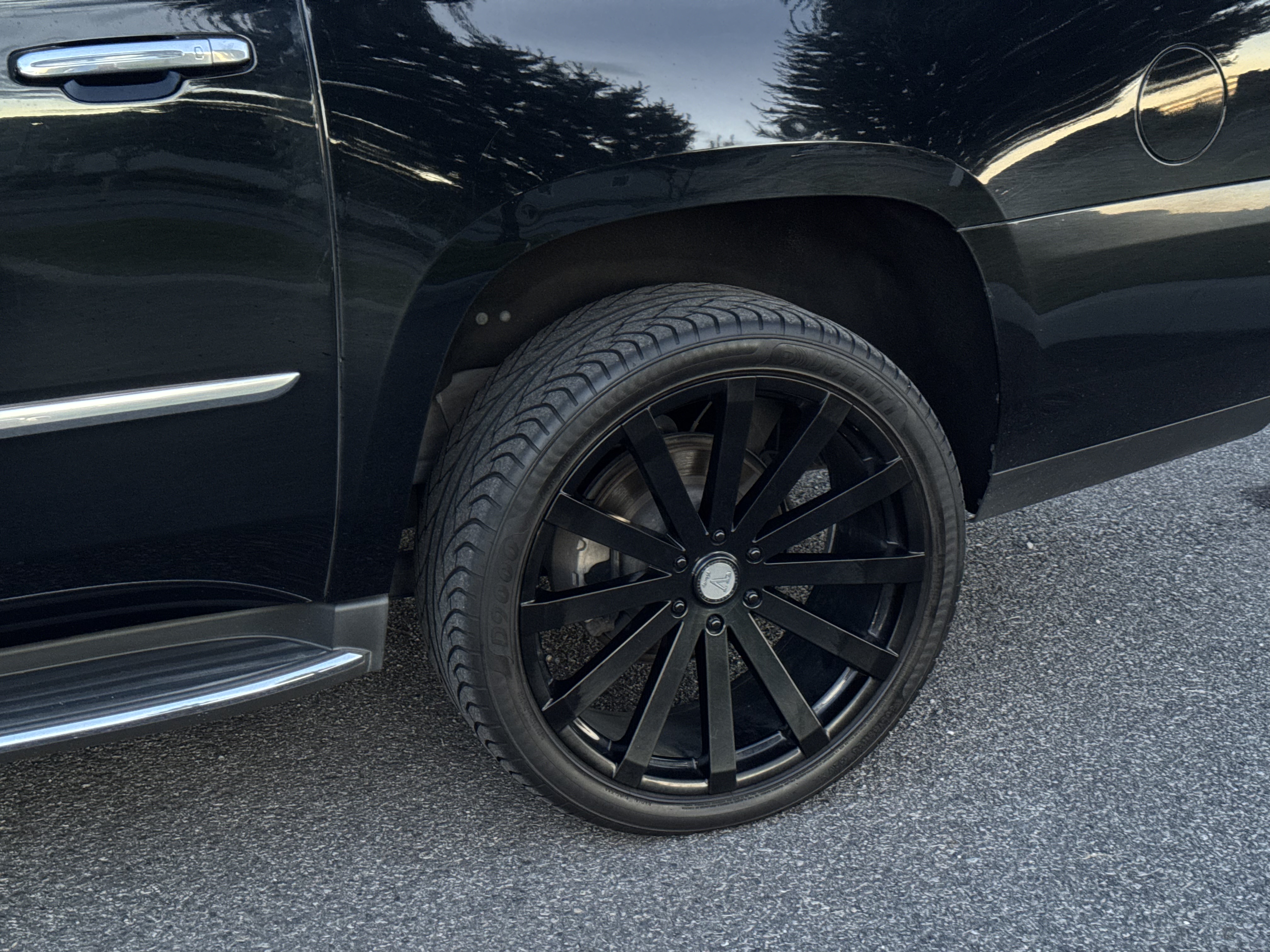 Used 2016 Cadillac Escalade ESV Premium AWD/4WD image 8