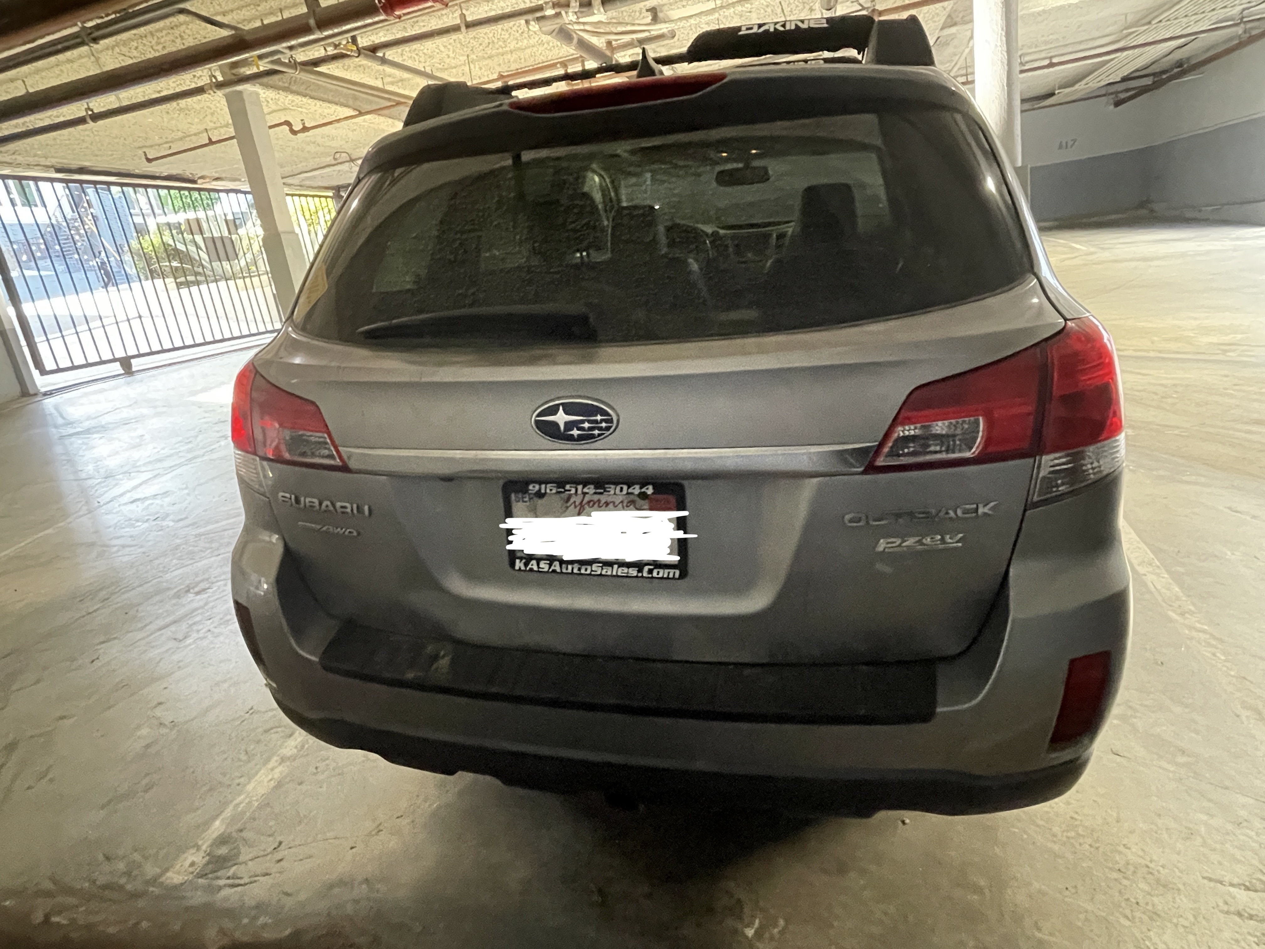 Used 2011 Subaru Outback 2.5i Limited AWD/4WD image 9