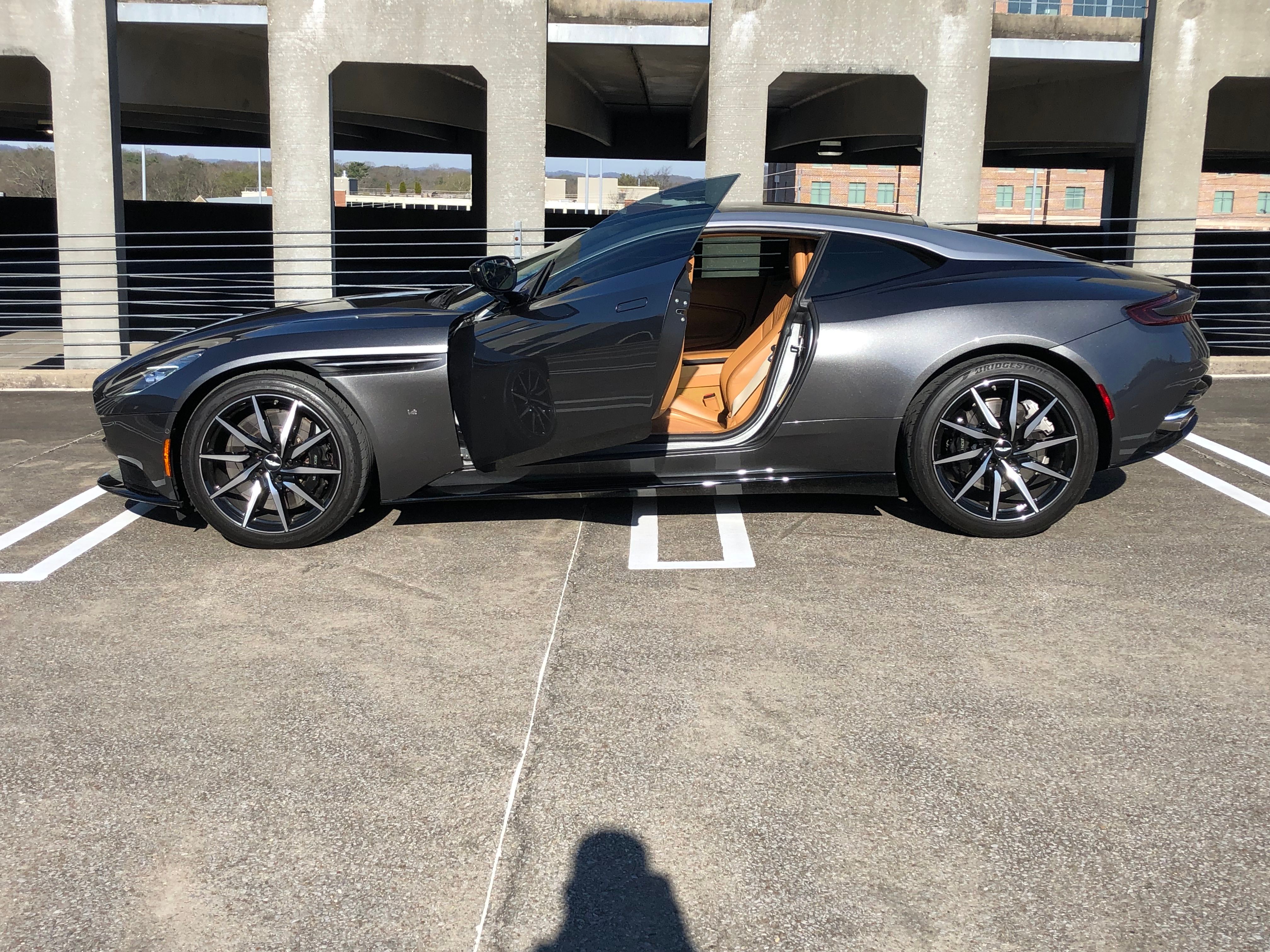 Used 2017 Aston Martin DB11 V12 RWD image 9