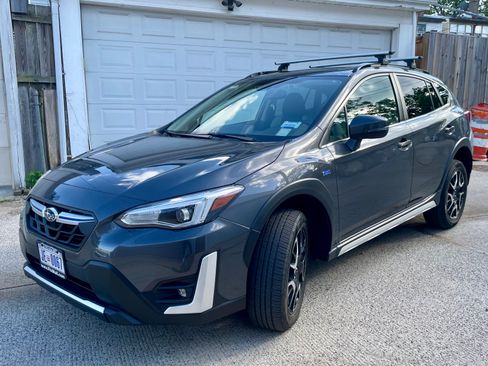 Used 2023 Subaru Crosstrek Hybrid w/ Moonroof Package w/Navigation AWD/4WD image 1