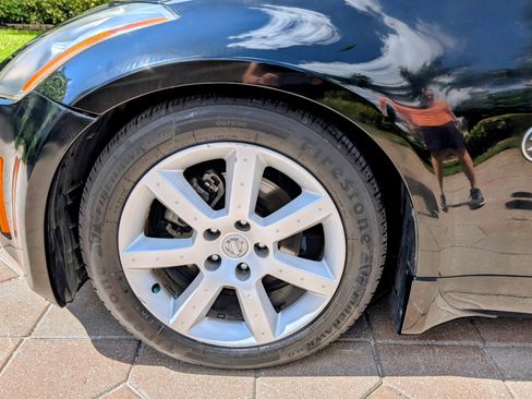 Used 2004 Nissan 350Z Touring image 9