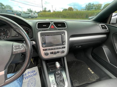 Used 2013 Volkswagen Eos image 12
