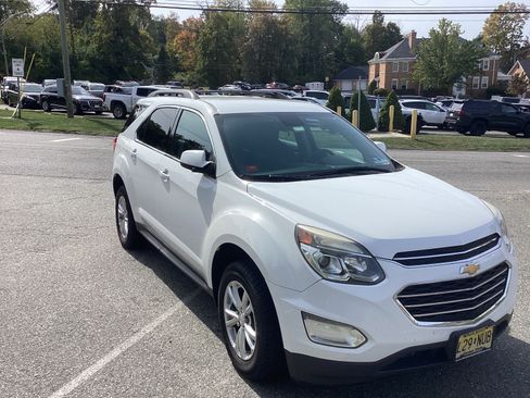 Used 2017 Chevrolet Equinox LT w/ Convenience Package image 5