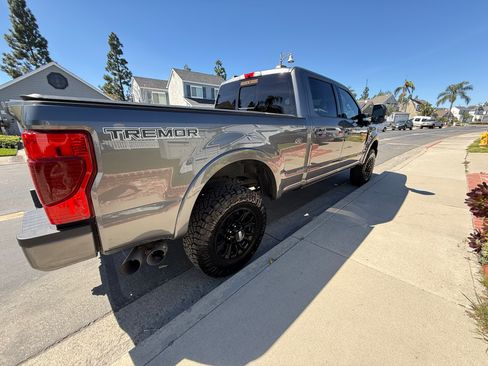 Used 2022 Ford F250 Lariat w/ Tremor Off-Road Package image 8