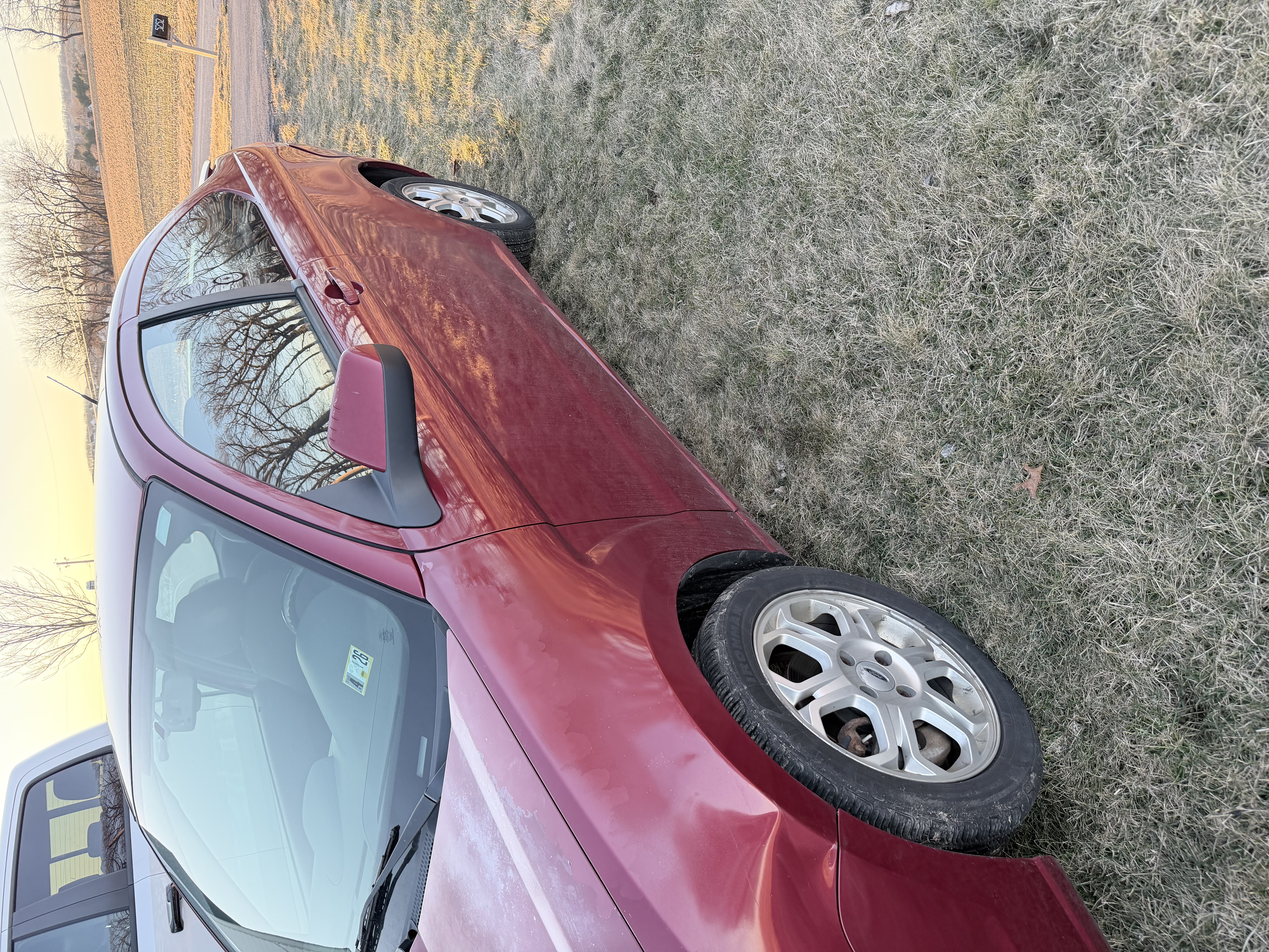 Used 2010 Ford Focus SE FWD image 6