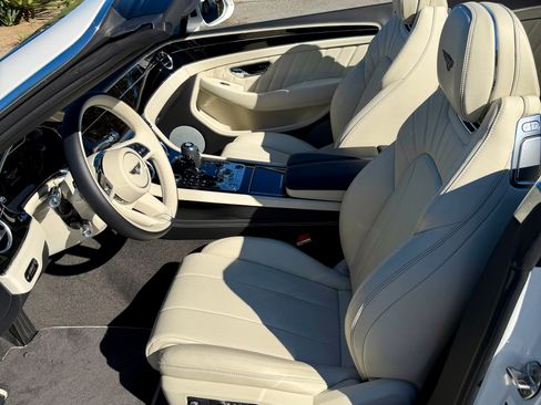 Used 2024 Bentley Continental GT V8 image 18