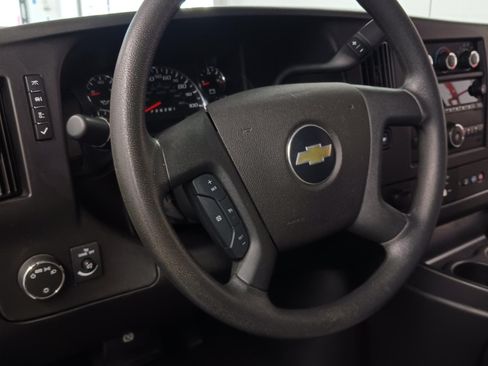 Used 2018 Chevrolet Express 2500 w/ Driver Convenience Package image 17