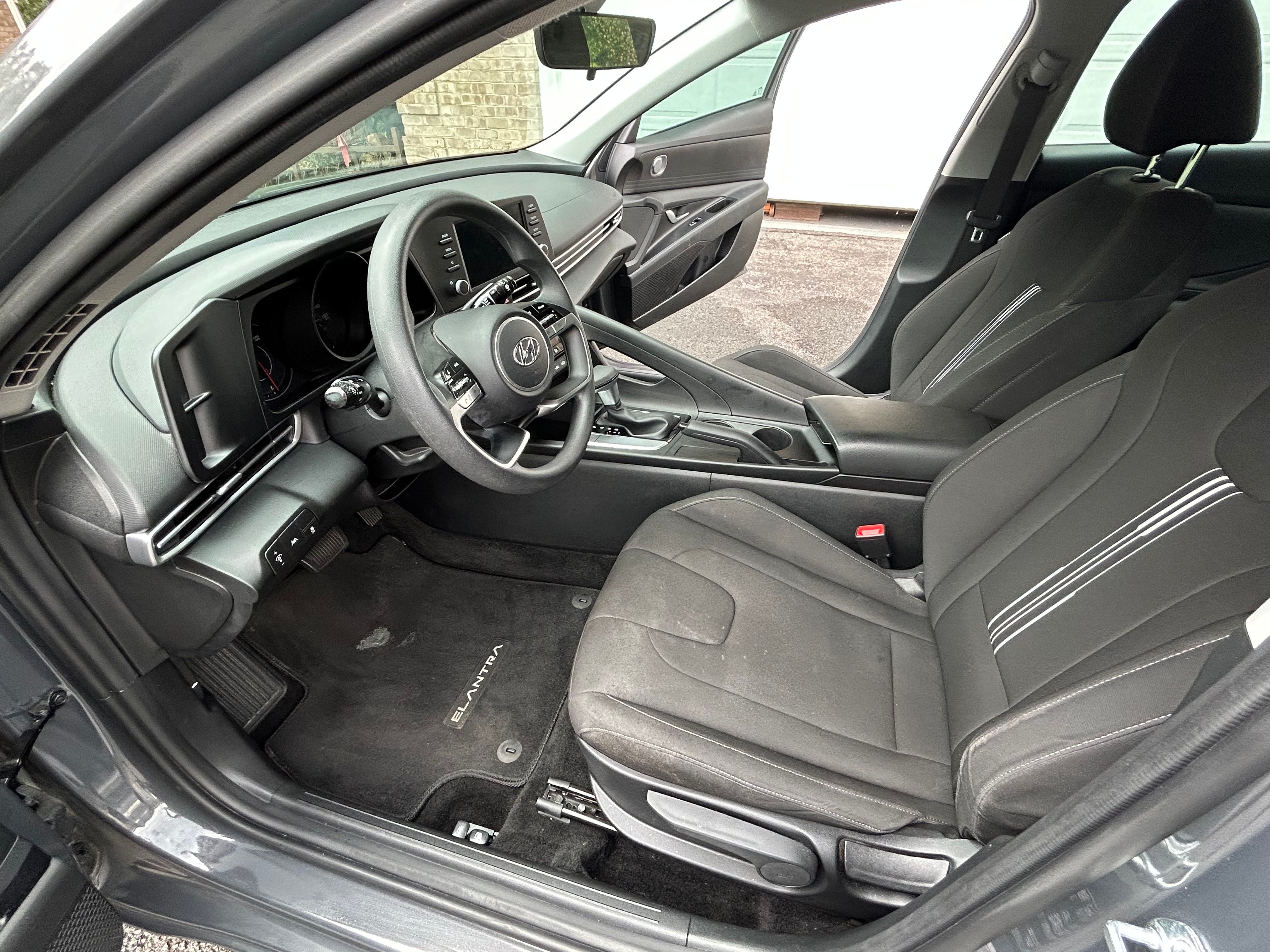 Used 2023 Hyundai Elantra SEL FWD image 19