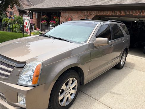 Used 2008 Cadillac SRX w/ Utility Package AWD/4WD image 1