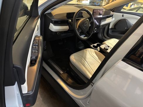 Used 2023 Ford Mustang Mach-E Premium image 14