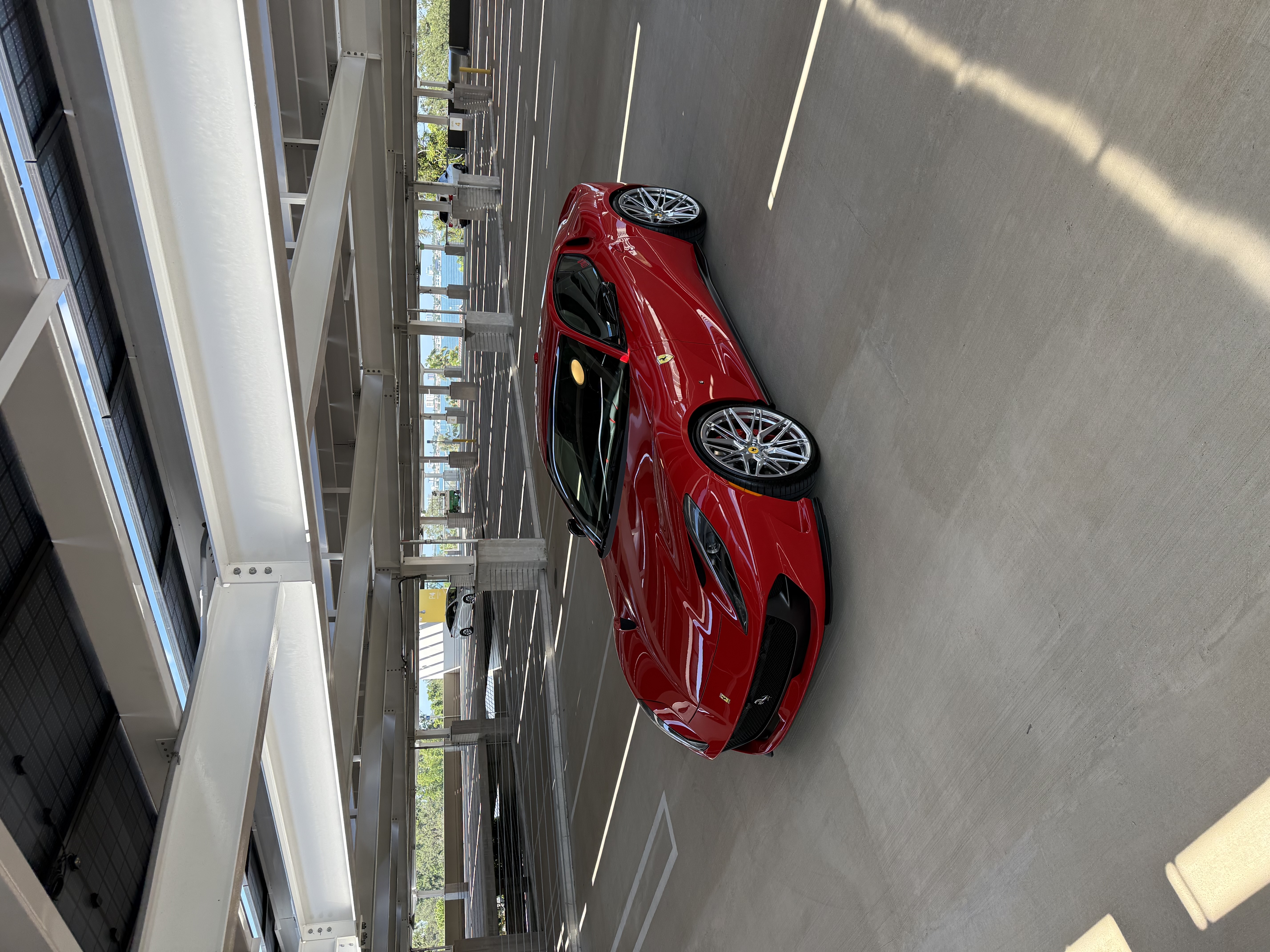 Used 2019 Ferrari 812 Superfast RWD image 1