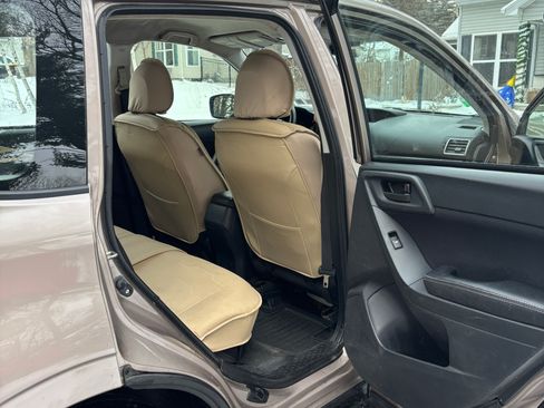 Used 2016 Subaru Forester 2.5i w/ Alloy Wheel Package image 6